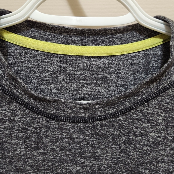 Lululemon long sleeve shirt - Picture 2 of 8